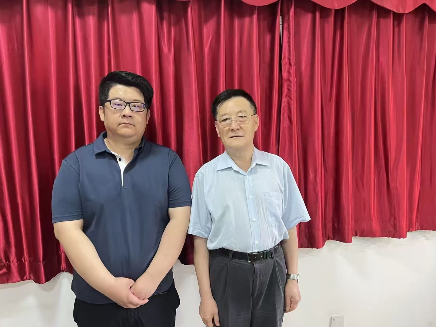 强国智库秘书长王金良、执行主任李学武拜会科技部原副部长，现任国际欧亚科学院中国中心副主席张景安院士，张部长赠新作——《深圳创新评价》！