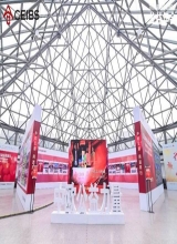 还是利他主义？许小年：公益是“个人的事”，是两者的统一。