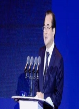 范恒山：把发展实体经济放在突出重要位置